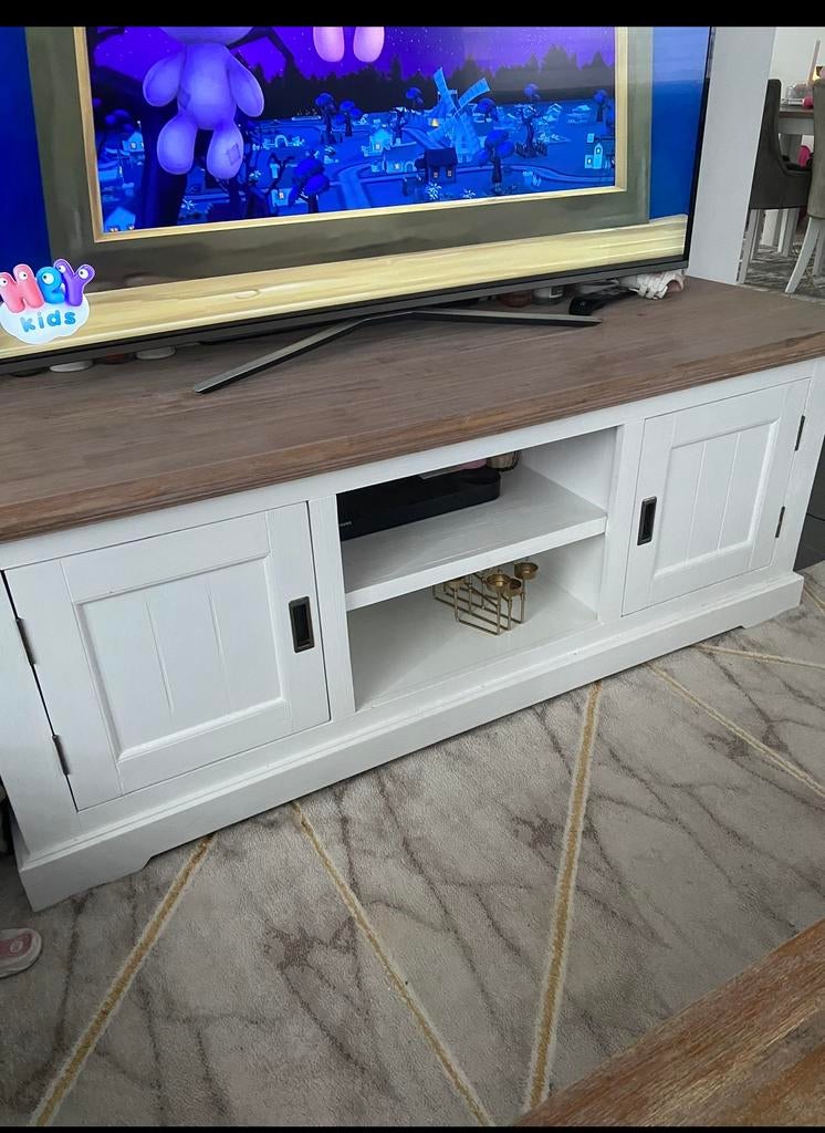 Compete eettafel met stoelen en tv meubel en salontafel, Ophalen