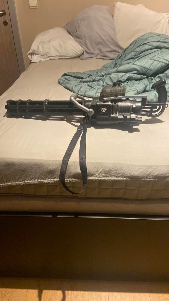 Minigun, Antiquités & Art, Enlèvement