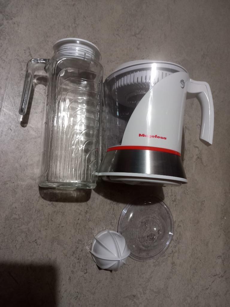 MAGEFESA - Presse-agrumes MEYER + 1 cruche en verre 1L, Electroménager, Extracteurs de jus, Enlèvement, Neuf, Électrique, Presse-agrumes