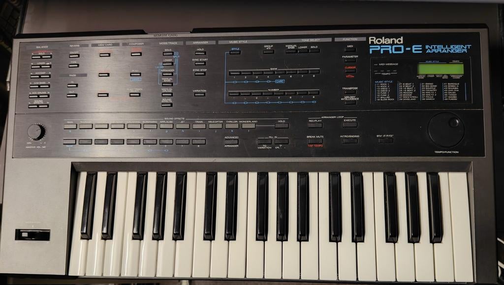 Roland Pro-E Intelligent Arranger Keyboard, Muziek en Instrumenten, Ophalen