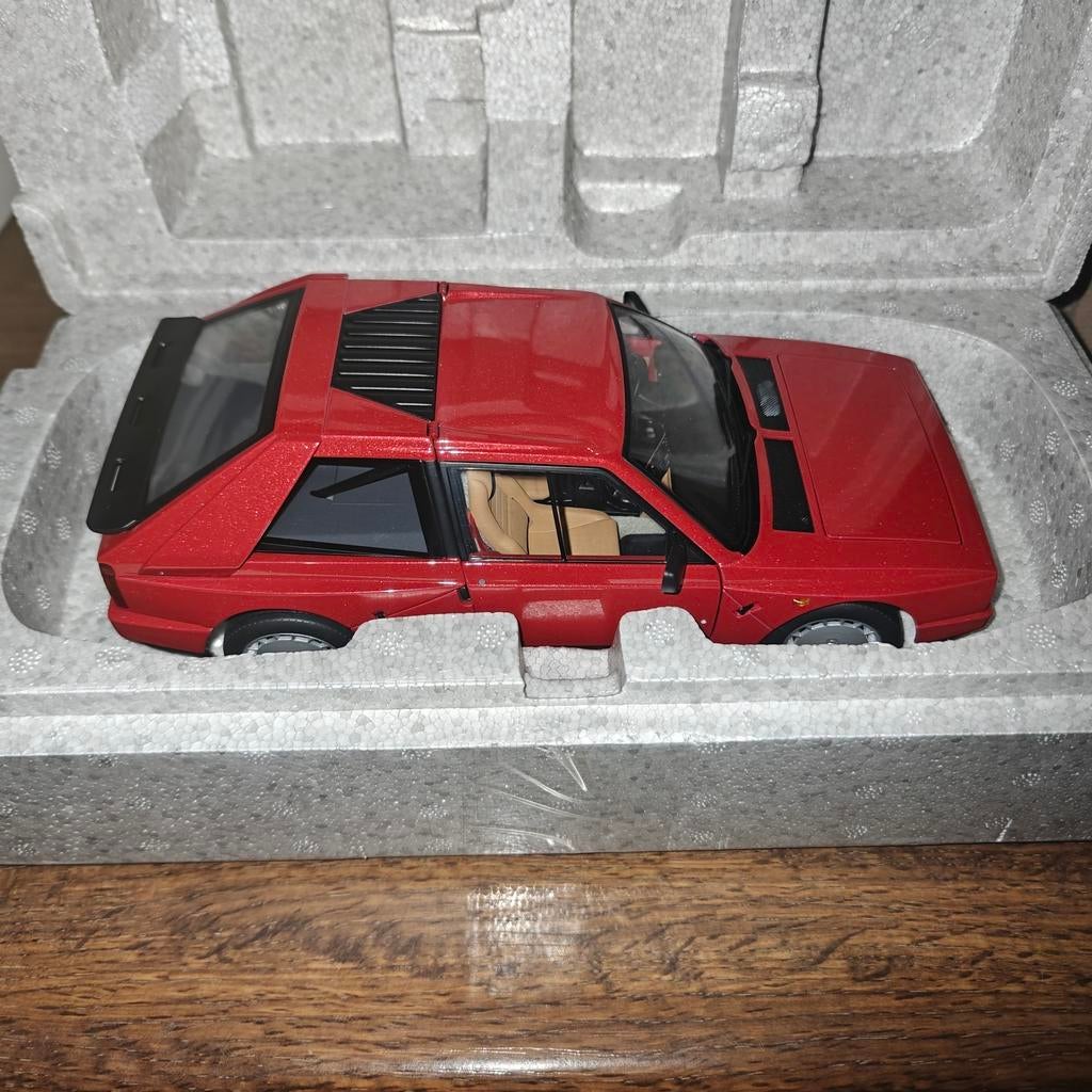 Lancia delta S4 autoart, Enlèvement ou Envoi, Comme neuf, Autoart