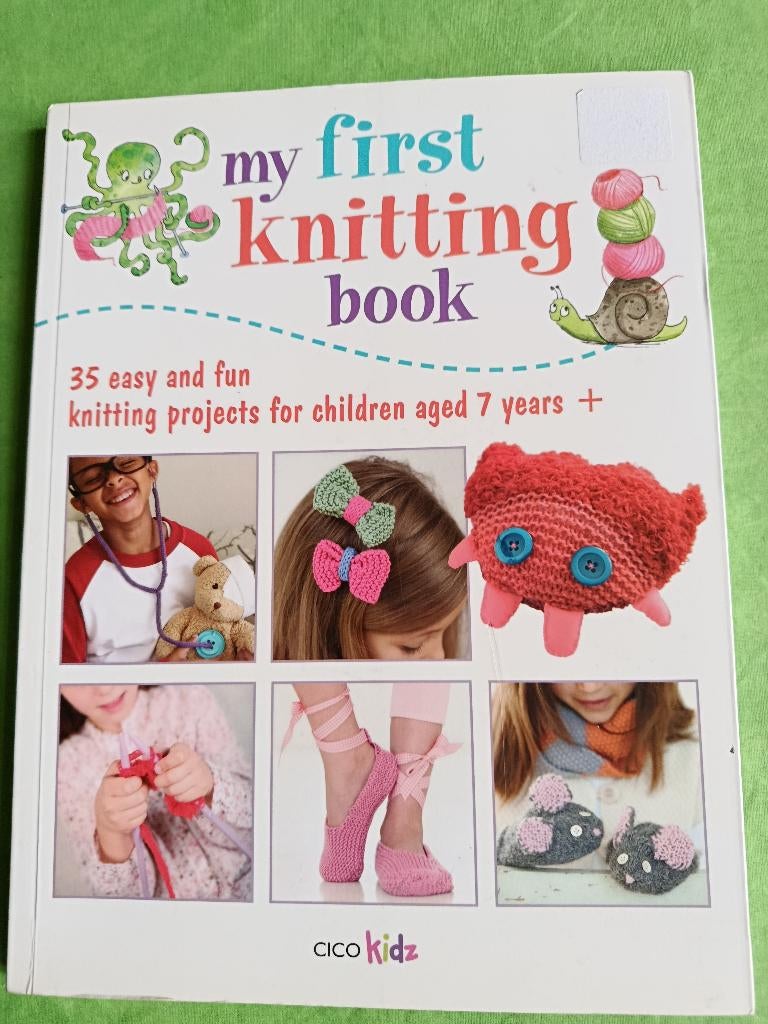 My First Knitting Book  -  Susan Akass, Ophalen of Verzenden, Zo goed als nieuw