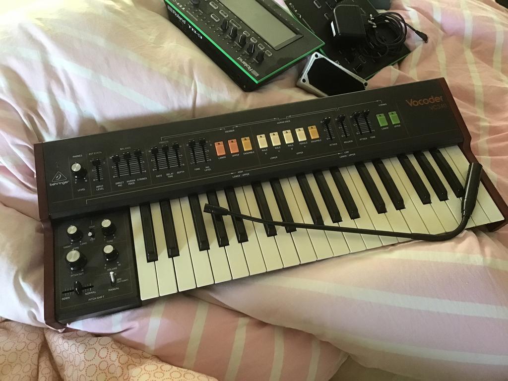 Behringer Vocoder VC340, Musique & Instruments, Synthétiseurs, Enlèvement, Comme neuf