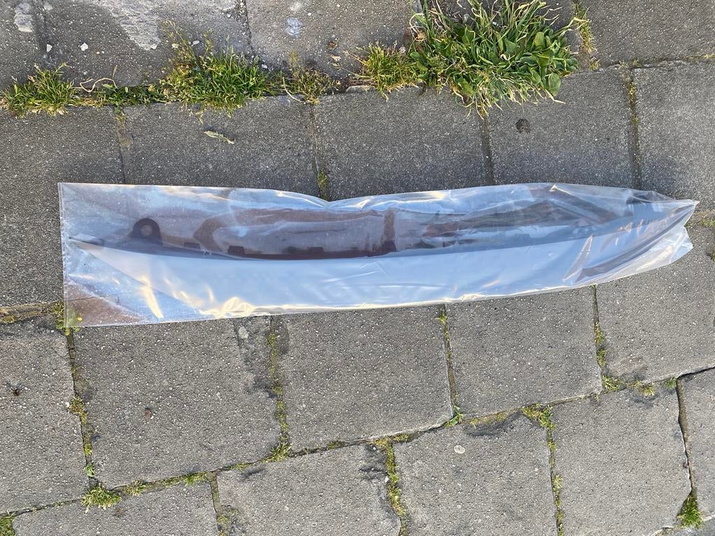 Pare choc supérieure Peugeot 208, Avant, Peugeot