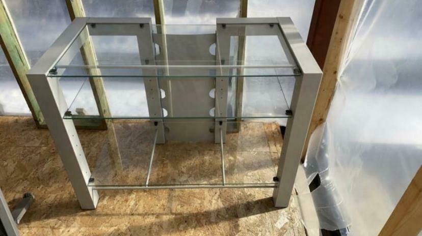 Tv meubel of tafeltje  met 3 glazen leggers, Doe-het-zelf en Bouw, Ophalen of Verzenden, Zo goed als nieuw