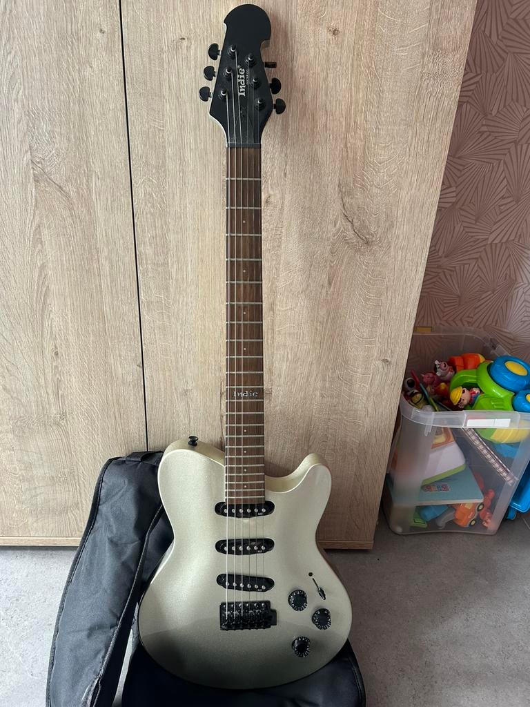 Gitaar Indie (elektrisch) + versterker, Ophalen, Zo goed als nieuw