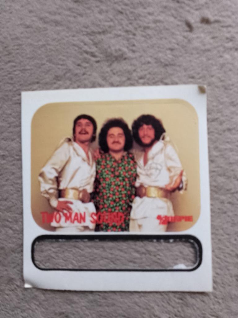 Sticker two man sound, Verzenden