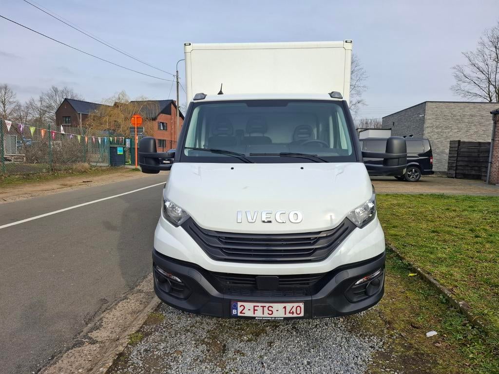 Camion fourgon Iveco Daily 35S14 160PK + hayon élévateur 20m, Autos, Achat, Euro 6, Boîte manuelle, Noir