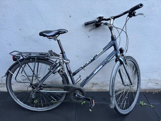 Damesfiets, Fietsen en Brommers, 56 cm of meer, Ophalen, Gebruikt, Giant