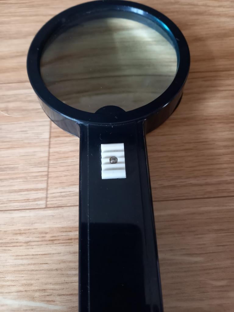 LOUPE AVEC ÉCLAIRAGE, Enlèvement ou Envoi, Comme neuf