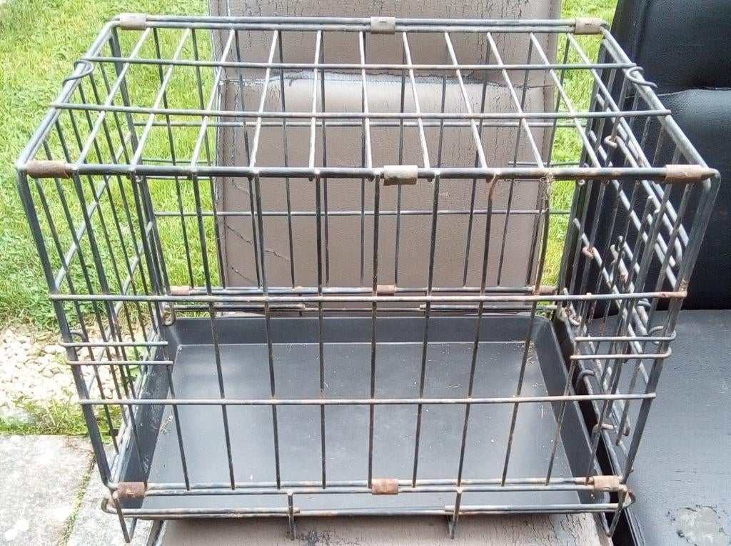 Cage de transport en acier noir, Enlèvement, Utilisé