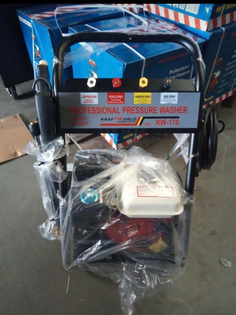 Diverse Professionele hogedrukreinigers 240 bar !!, Ophalen of Verzenden, Nieuw, Benzine, Met regelbare waterdruk