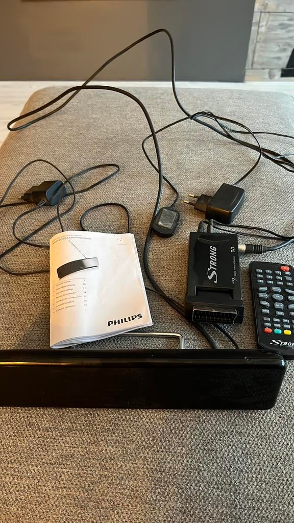 Digitale TV antenne + digital terrestrial reciever, Ophalen, Zo goed als nieuw, Philips