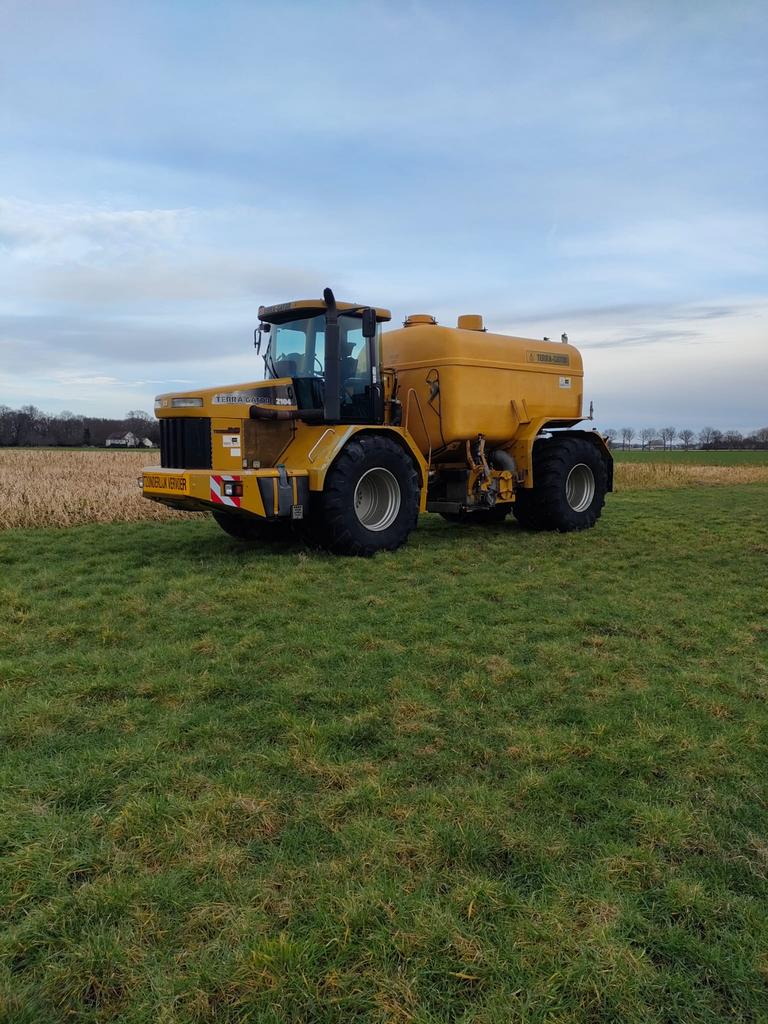 Terra gator mest sprijder, Zakelijke goederen, Landbouw | Tractoren, Ophalen