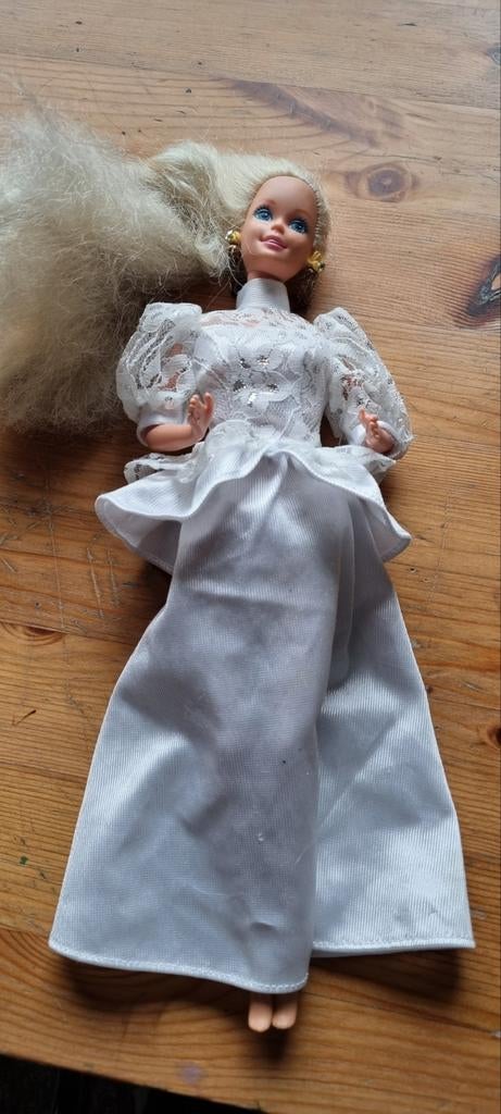 Barbie pop met bruidskleed en oorbellen.Mattel 1966, Ophalen, Pop