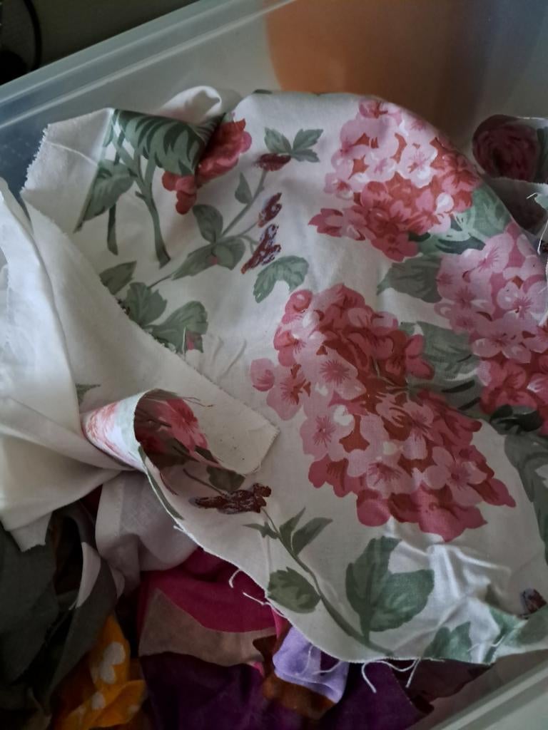 Veel stoffen  allerlei soorten, Hobby en Vrije tijd, Stoffen en Lappen, Ophalen of Verzenden, Katoen