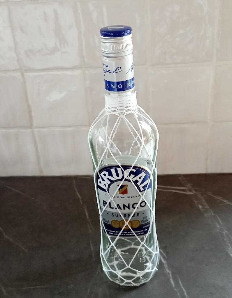 Bouteille de rhum vide décorative Brugal Blanco Supremo, Collections, Enlèvement ou Envoi, Comme neuf, Autres types
