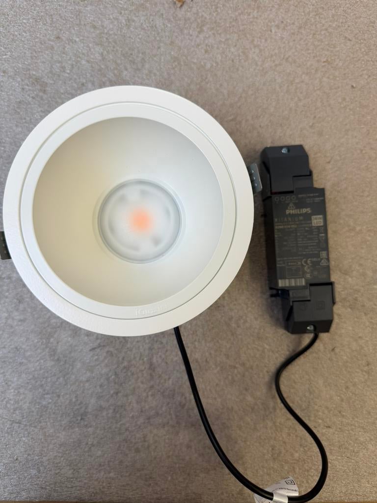 SPOT ENCASTRABLE PUISSANT iGUZZINI  LED  32W 2436 lumen, Maison & Meubles, Lampes | Spots, Neuf, Enlèvement ou Envoi, Spot encastrable ou Spot mural