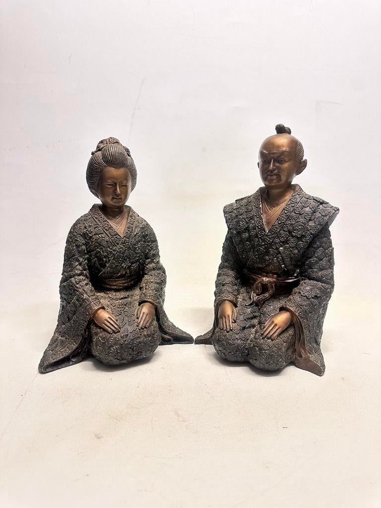 Japanse bronzen zittende samoerai- en echtgenote-figuren, Ophalen of Verzenden, Brons