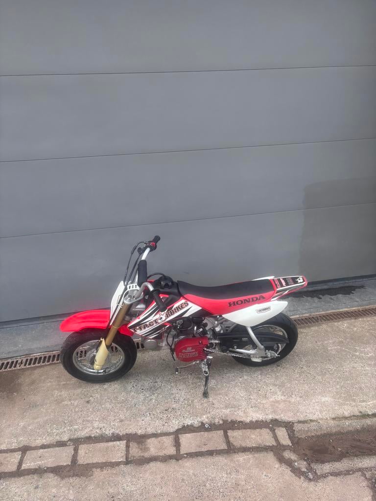 Honda Crf 50 omgebouwt met 106 cc takegawa kit, Fietsen en Brommers, Ophalen, Zo goed als nieuw, 106 cc, Pitbike