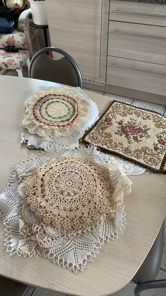 Vintage kanten onderleggers 46 st(pakket), Ophalen, Gebruikt