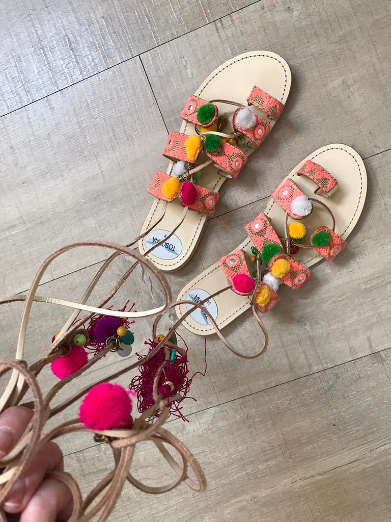 Sandales corail hippie bohème spartiate pompons et breloques, Vêtements | Femmes, Porté, Orange, Sandales et Mûles