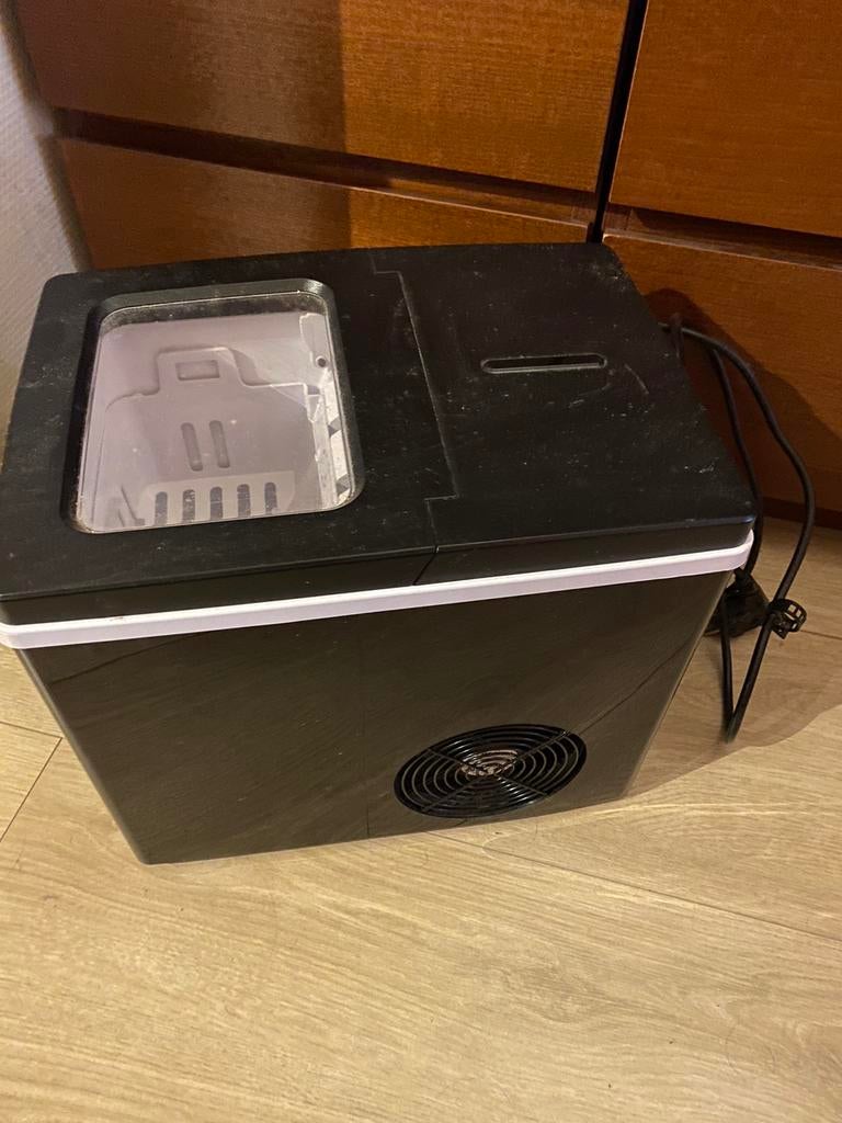 Ijsblokjes machine Silvercrest, Elektronische apparatuur, IJsmachines, Ophalen, Zo goed als nieuw