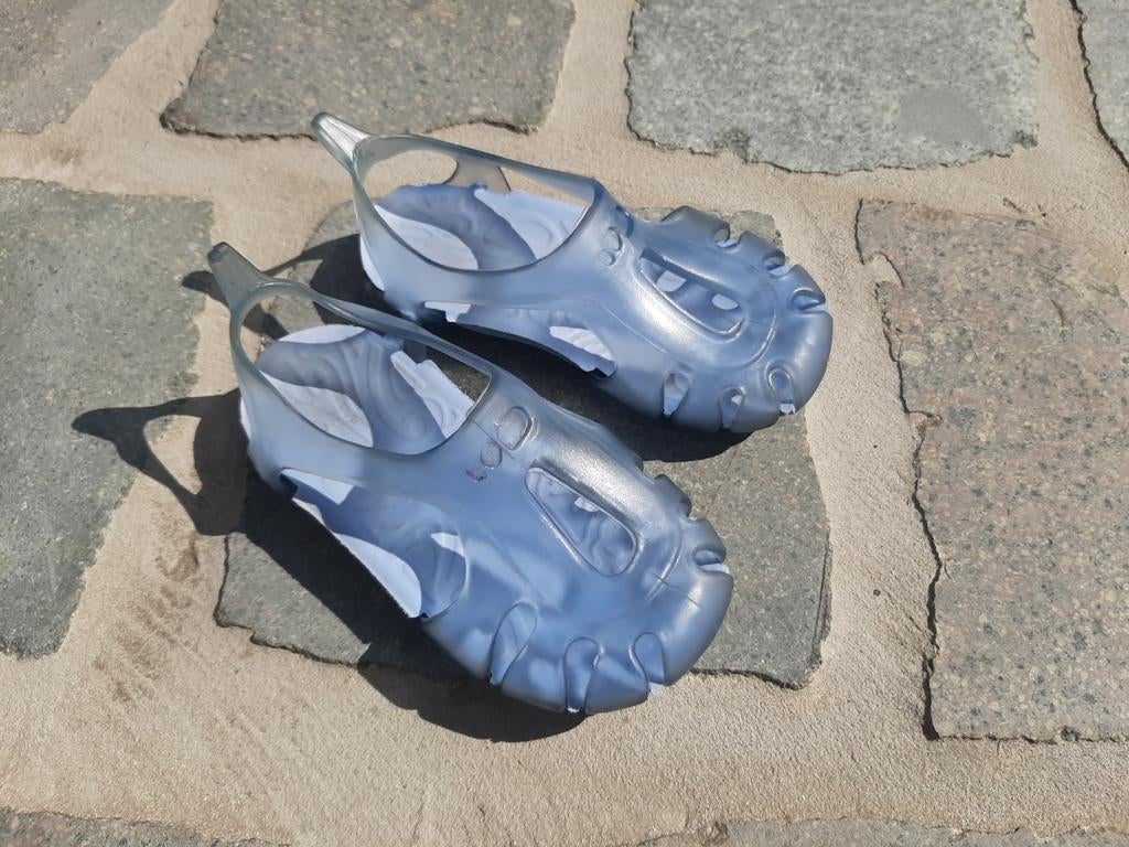 Chaussons d'eau transparents bleus Nabaiji enfant taille 22, Nabaiji, Garçon ou Fille, Enlèvement, Utilisé