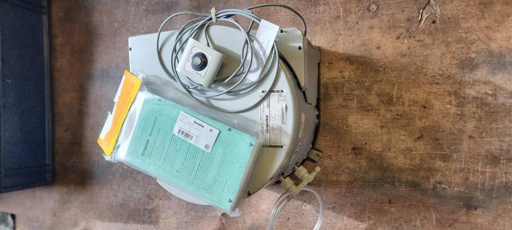 Truma boiler 12v-30mB, met bedieningsschakelaar/ nieuw kamin, Ophalen, Zo goed als nieuw
