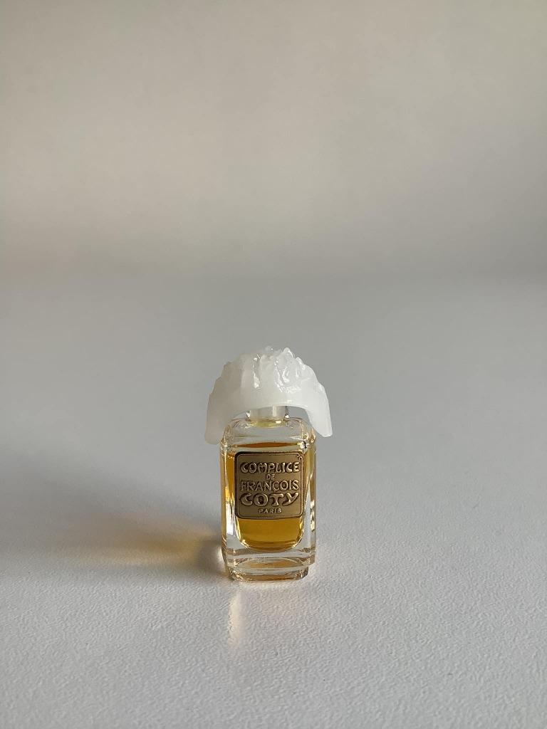 Oud miniatuur parfumflesje Complice Coty, Verzamelen, Ophalen of Verzenden, Zo goed als nieuw, Miniatuur