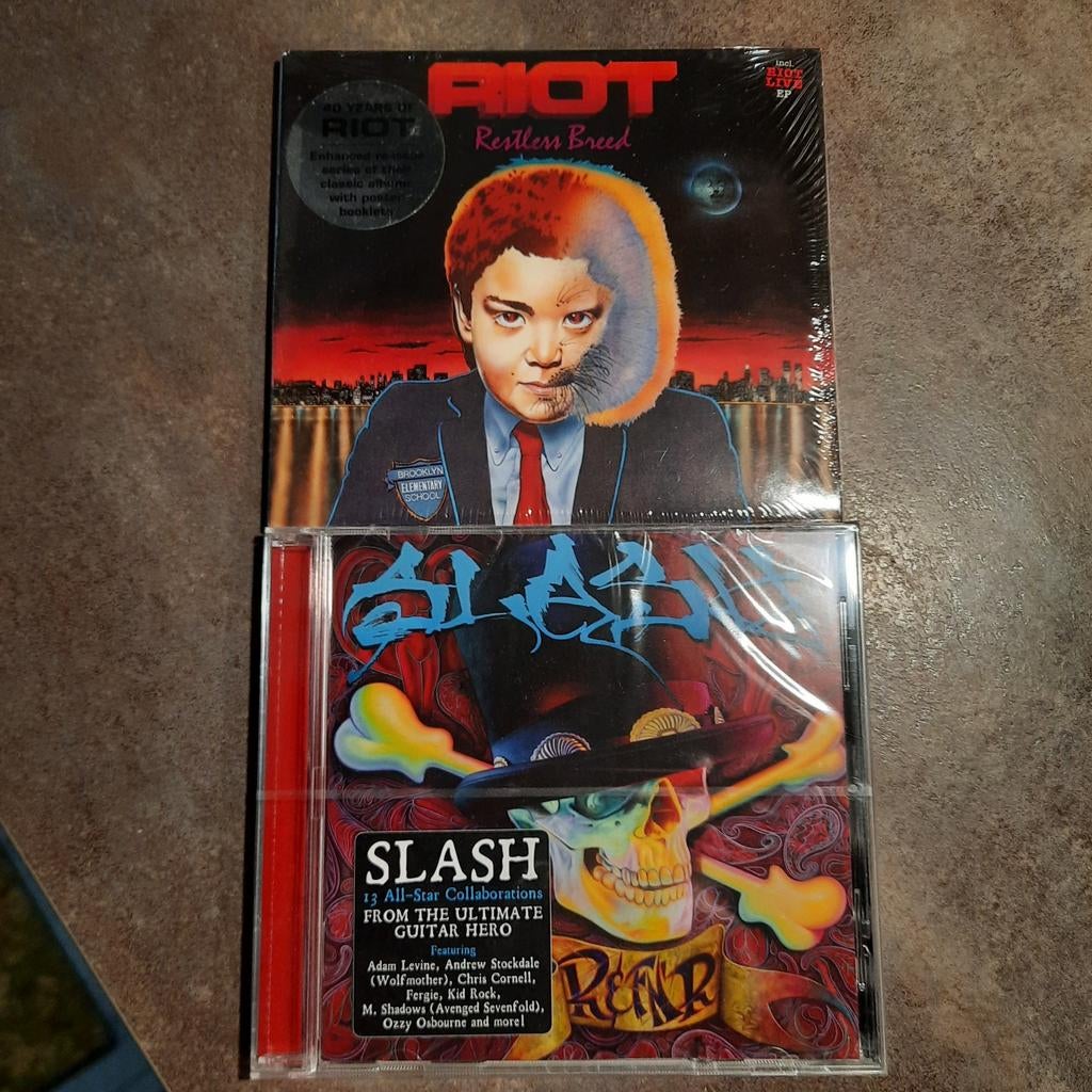 Riot cd " restless breed" + Slash 'r&r'., Ophalen of Verzenden