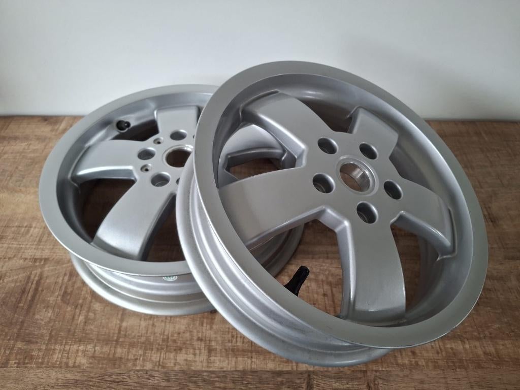 UITVERKOOP! Velgenset Vespa Gts 125/300 (abs model), Motoren, Ophalen, Gebruikt