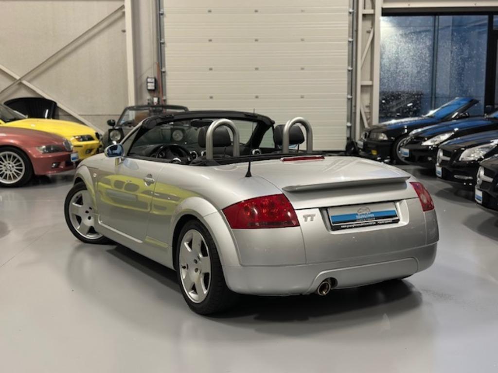 Audi TT 1.8i Turbo 20v Roadster | Sportuitlaat | Verlaging, Auto's, TT, Zwart, 4 cilinders, Cabriolet