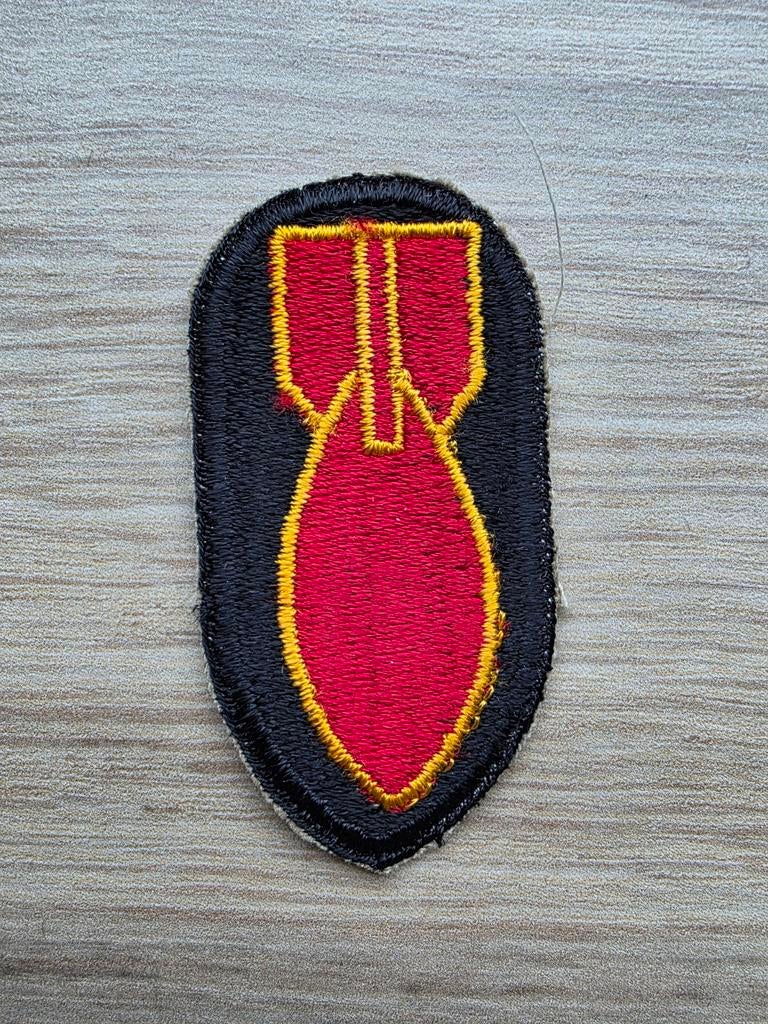 US WW2 EOD Bomb Disposal sleeve/chest patch whiteback, Ophalen of Verzenden