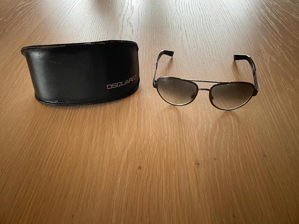 Dsquared zonnebril, Handtassen en Accessoires, Ophalen of Verzenden, Zo goed als nieuw, Zonnebril
