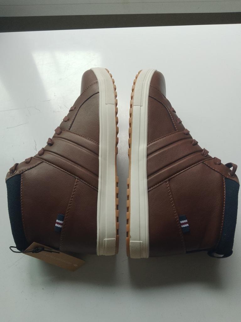 nieuwe Pier one maat 44 hoge sneakers in verpakking, Kleding | Heren, Schoenen, Bruin, Nieuw, Pier One, Ophalen of Verzenden