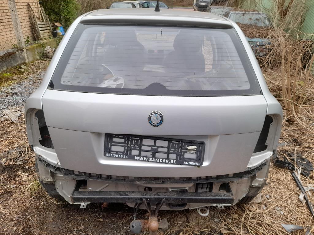 Hayon complet + feu AR Fabia 3-5 portes OU break, Ophalen of Verzenden, Gebruikt, Skoda, Achterklep