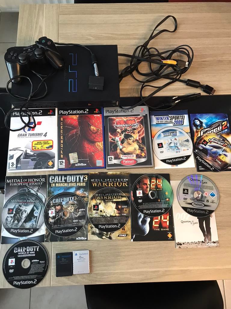 PlayStation 2 (11 games, 2 geheugenkaarten, 1 controller), Zo goed als nieuw