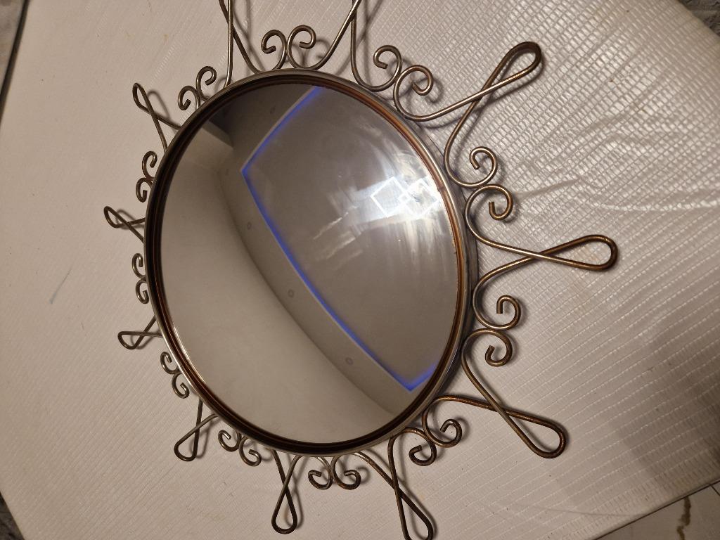 Miroir convexe de sorcière, Enlèvement