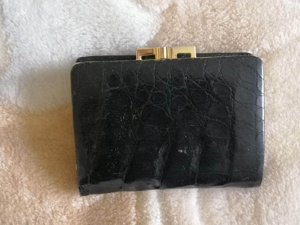 Portefeuille en croco, noir, Envoi, Utilisé, Noir