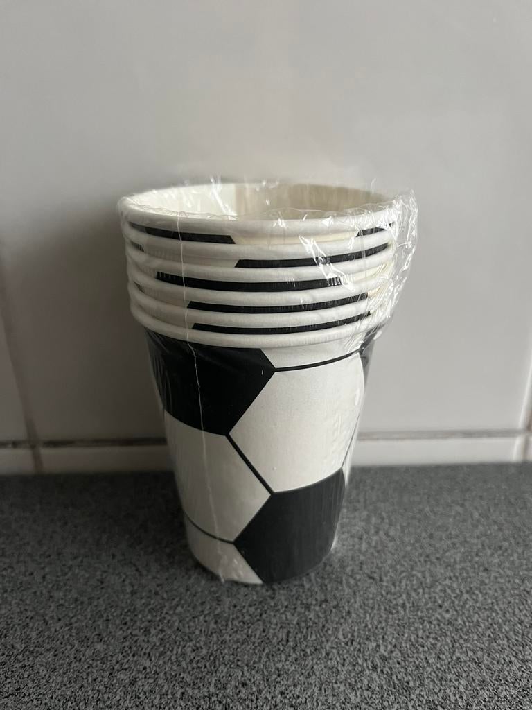 6 kartonnen bekers voetbal, Ophalen of Verzenden, Nieuw