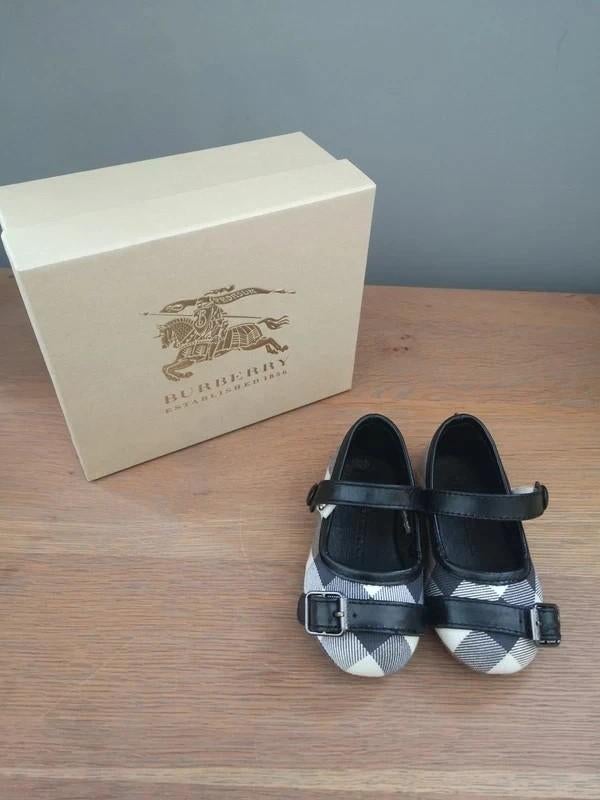 Burberry ballerina's, Meisje, Schoenen, Ophalen of Verzenden, Zo goed als nieuw