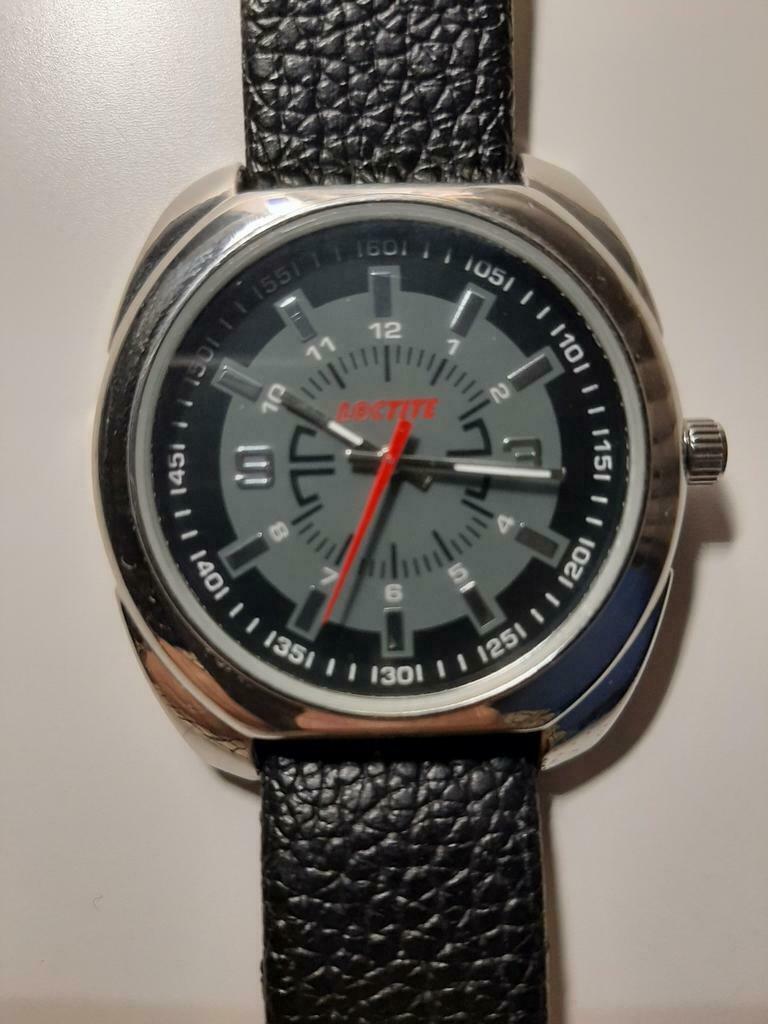 grande montre LOCTITE plate 8mm, diamètre40 mm,quartz, Collections, Enlèvement ou Envoi