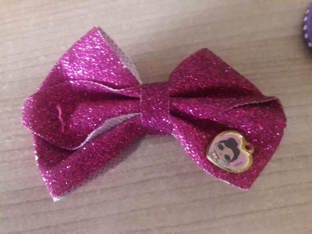 épingle à fleurs noire, Collections, Broches, Pins & Badges, Comme neuf, Insigne ou Pin's, Autres sujets/thèmes, Enlèvement ou Envoi