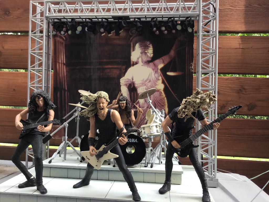 Metallica harvester of sorrow stage met muziek en licht show, Enlèvement ou Envoi, Comme neuf, Film, Figurine ou Poupée