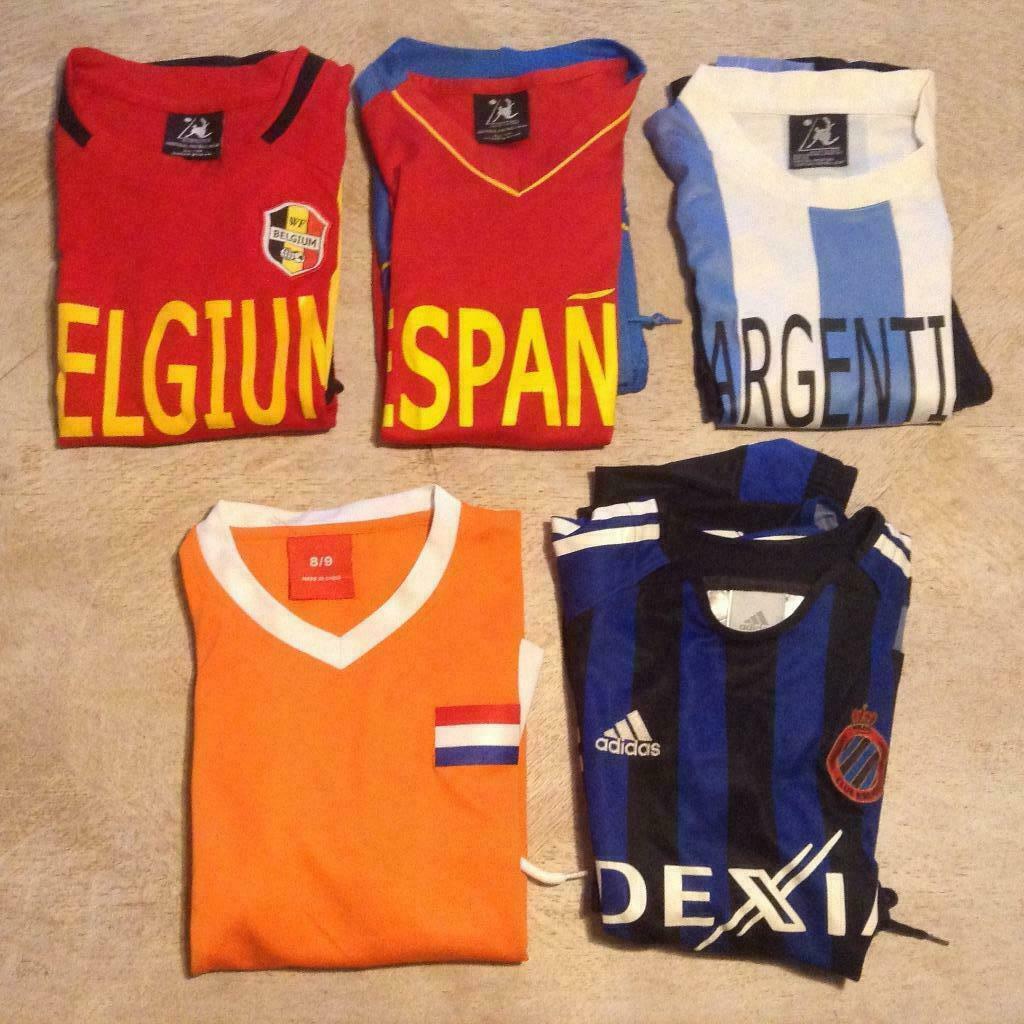voetbalpakjes maat 128: Spanje, Nederland, Madrid, italië, Kinderen en Baby's, Ophalen of Verzenden, Gebruikt, Jongen of Meisje