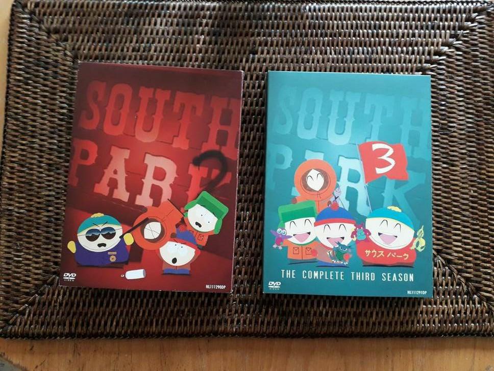 2 x dvd box South Park / 10 eur samen, Enlèvement ou Envoi, Utilisé, Coffret