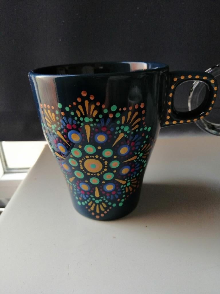 Mug en porcelaine décoré à la main, Maison & Meubles, Enlèvement ou Envoi, Porcelaine