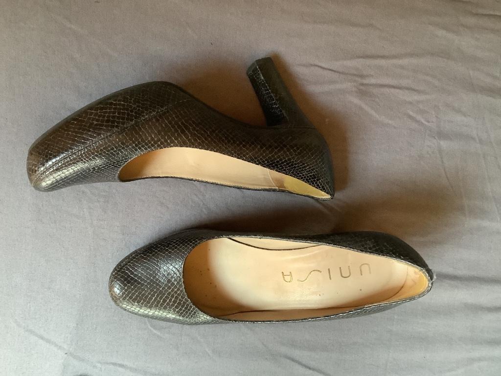 Pump Unisa maat 39, Pumps, Zwart, Ophalen of Verzenden, Zo goed als nieuw