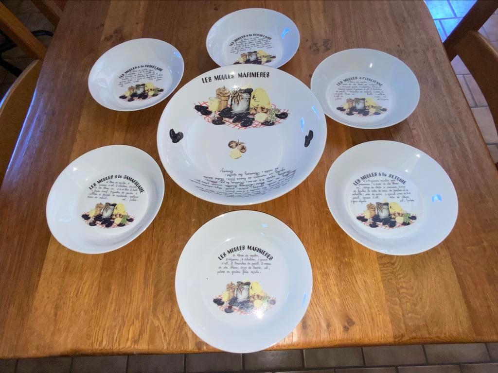 Service à moules en porcelaine !! Belle qualité, Enlèvement ou Envoi, Neuf, Porcelaine